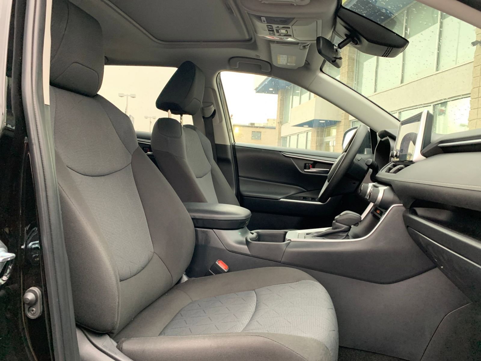 Used 2025 Toyota RAV4 XLE image 36