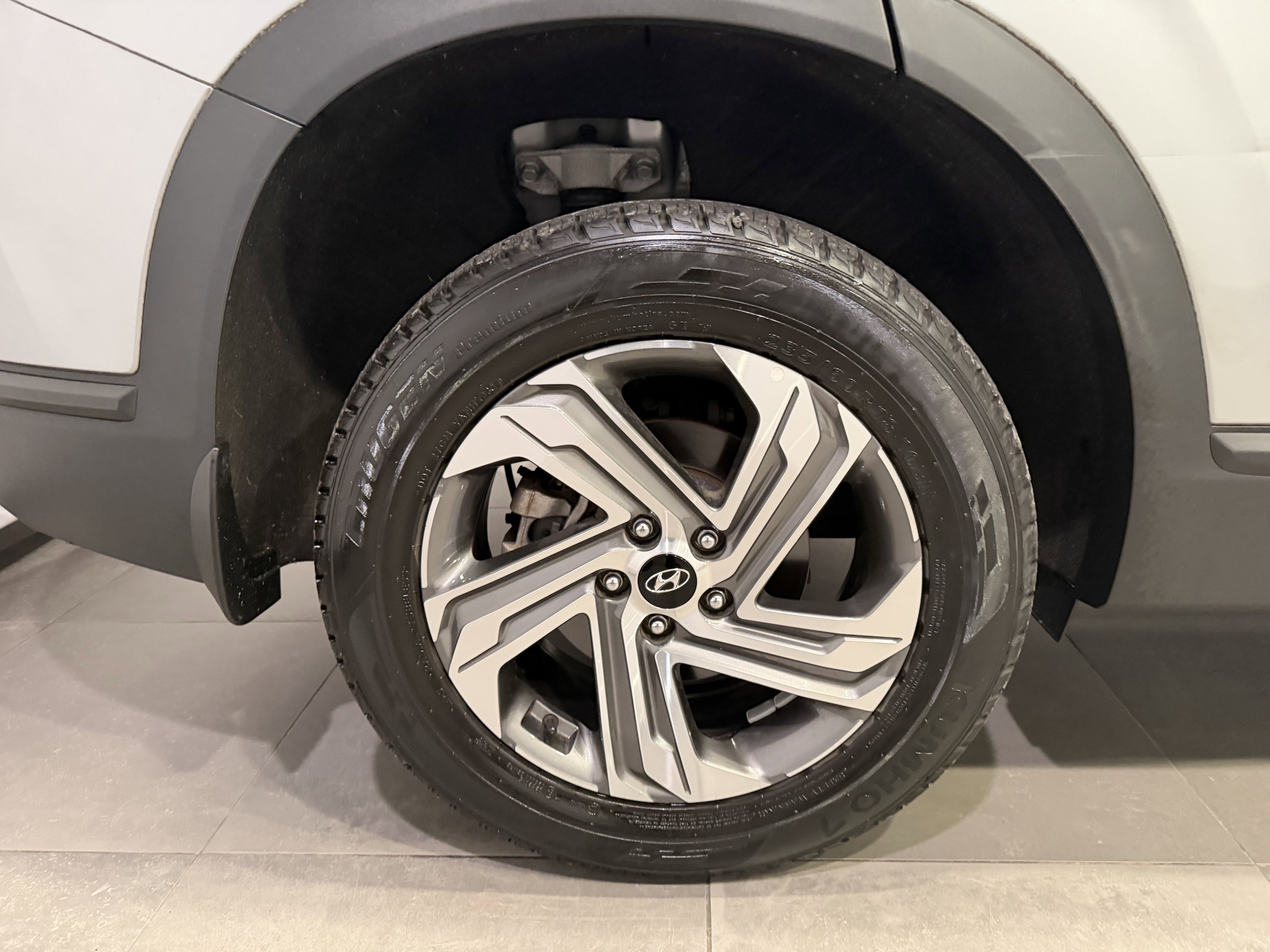 Used 2023 Hyundai Santa Fe SE image 9