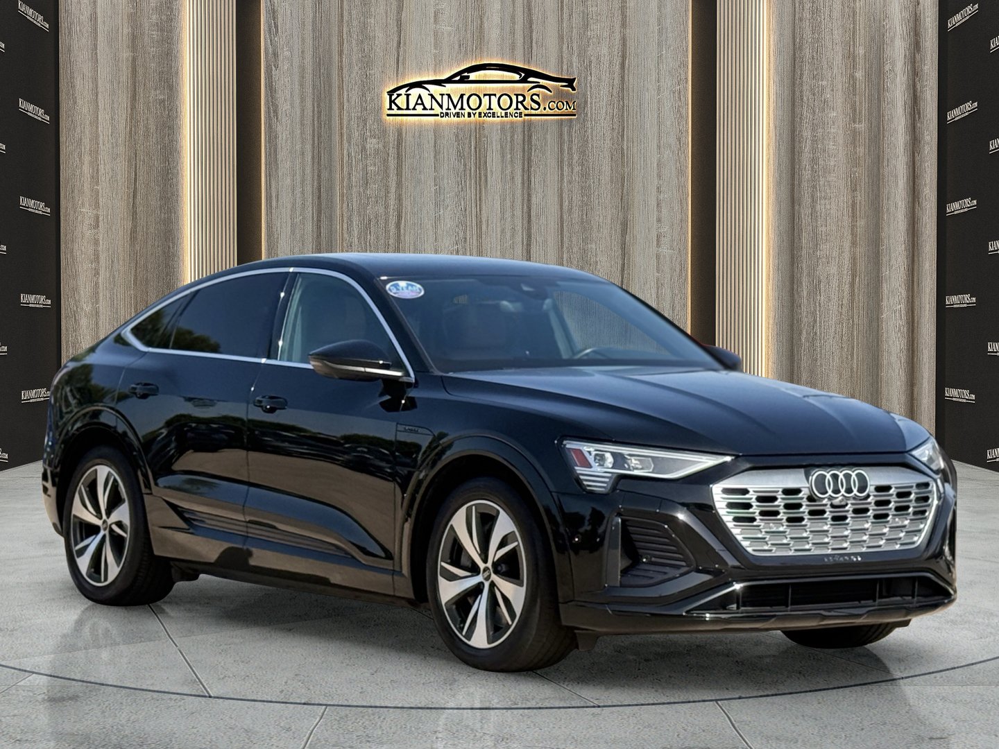Used 2024 Audi Q8 e-tron Premium Plus w/ Premium Plus Package AWD/4WD 360° Tour