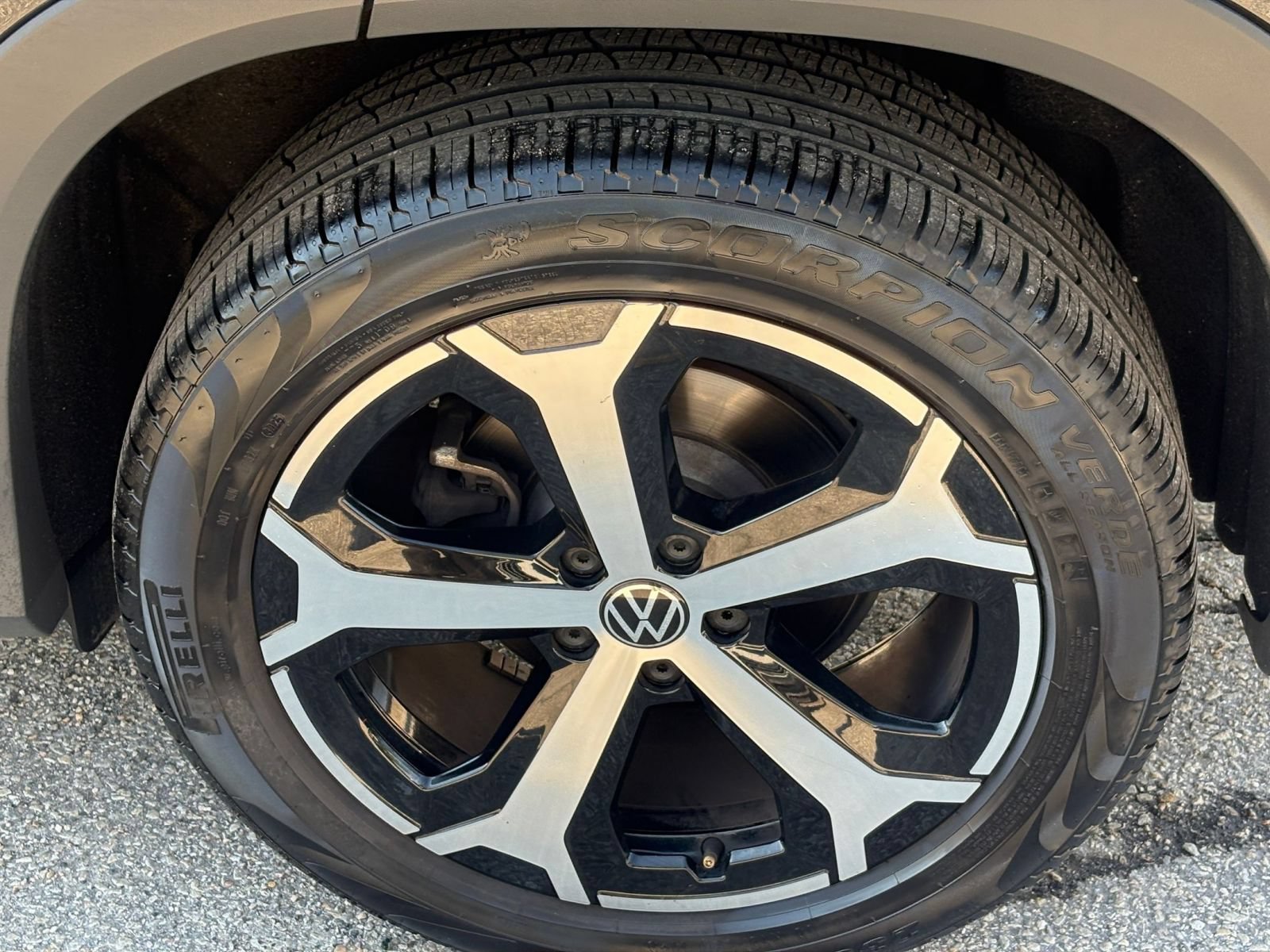 Used 2026 Volkswagen Tiguan SE AWD/4WD image 24