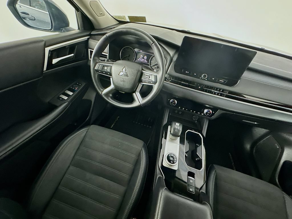 Used 2025 Mitsubishi Outlander SE AWD/4WD image 9