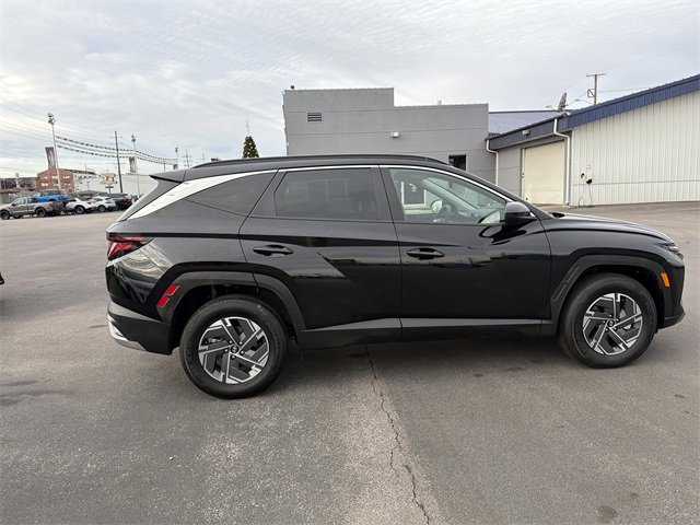 Used 2025 Hyundai Tucson Blue image 3