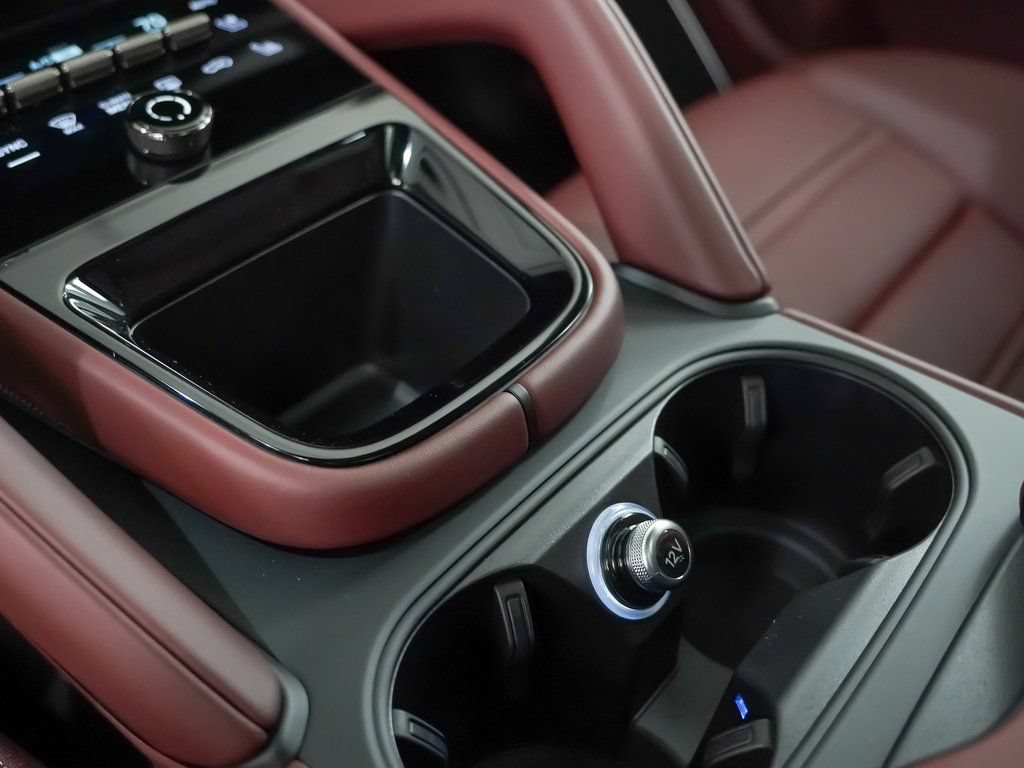 New 2026 Porsche Cayenne Turbo AWD/4WD image 33