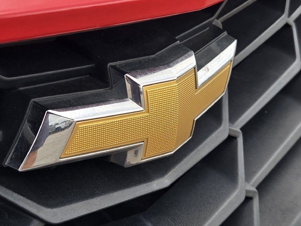 Used 2023 Chevrolet Camaro LT RWD image 10