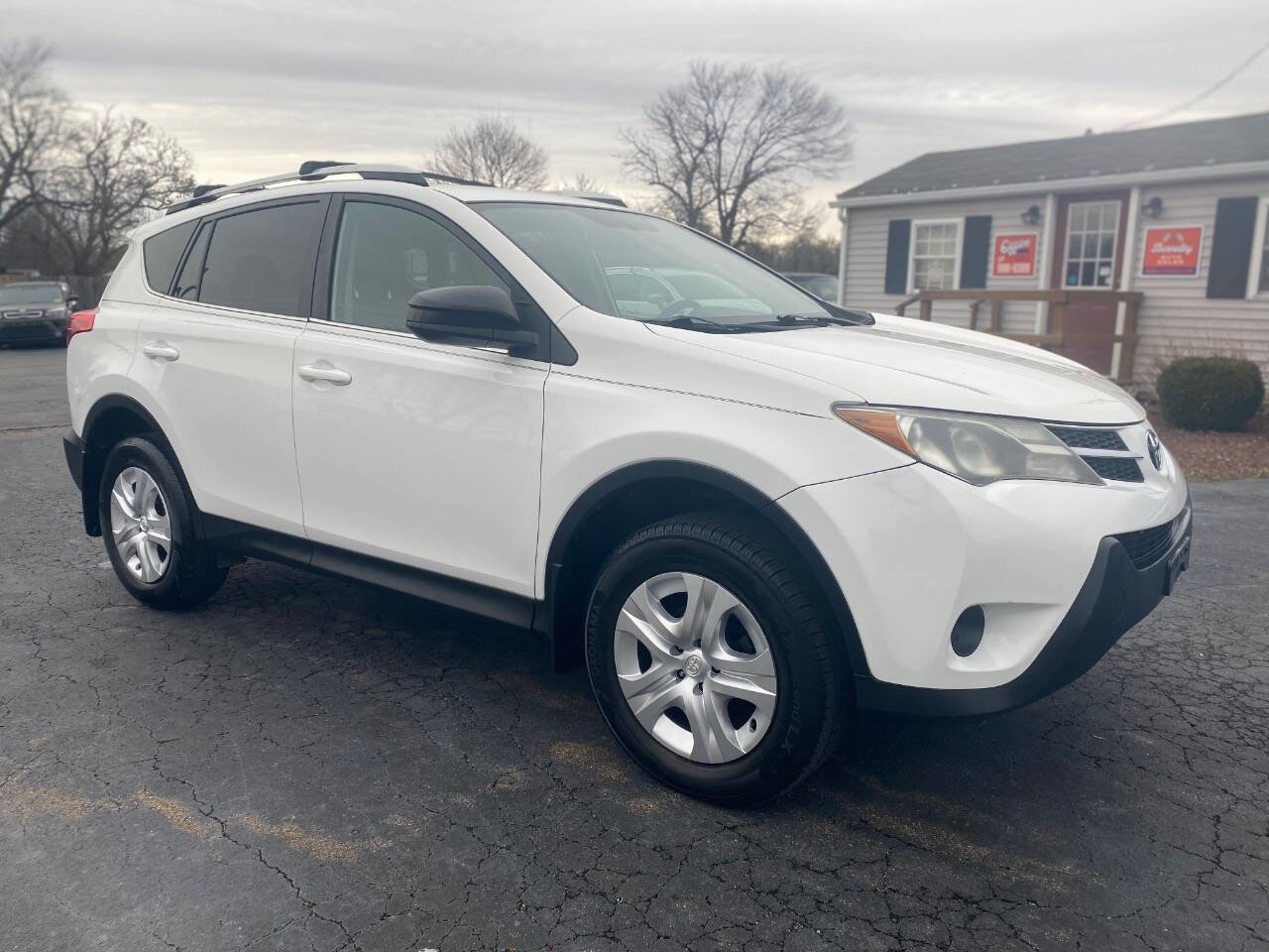 Used 2013 Toyota RAV4 LE image 3