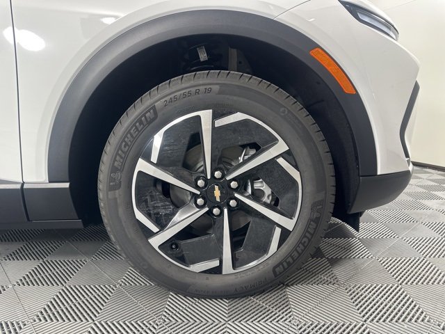 New 2026 Chevrolet Equinox EV LT image 11