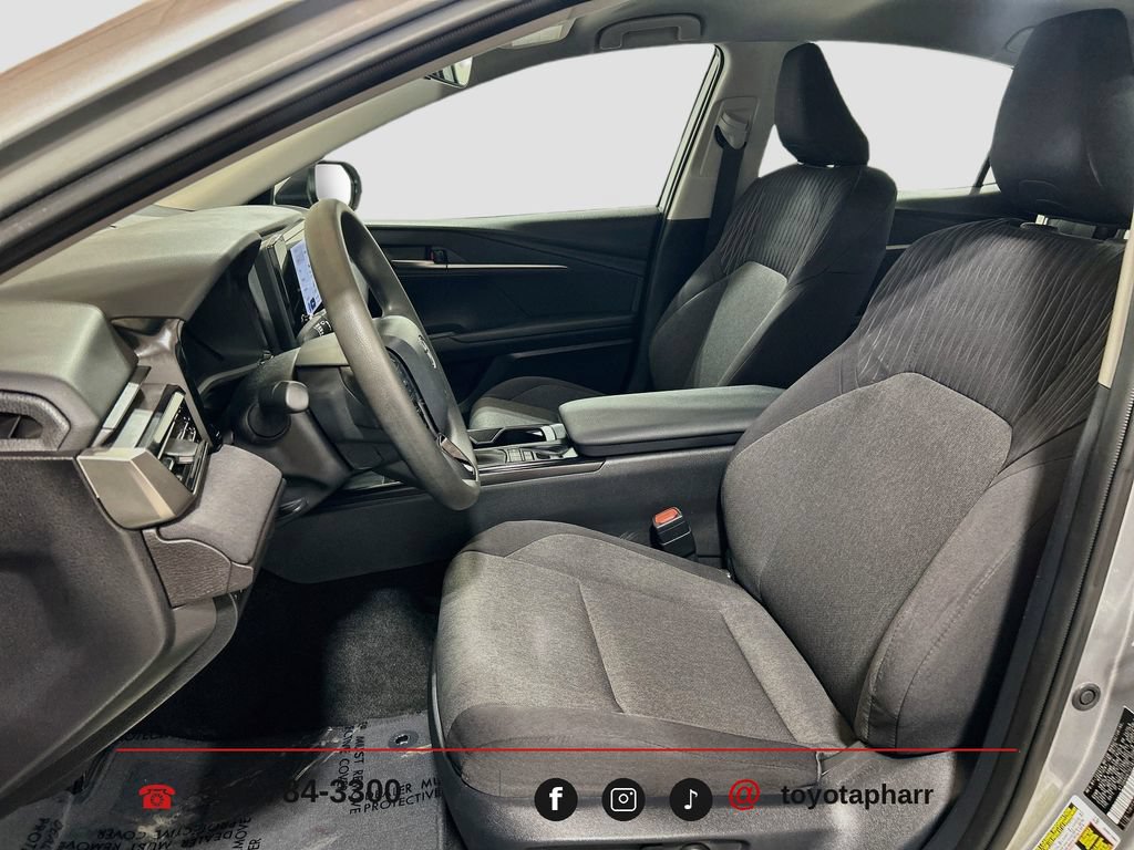 Used 2025 Toyota Camry LE w/ Convenience Package FWD image 18