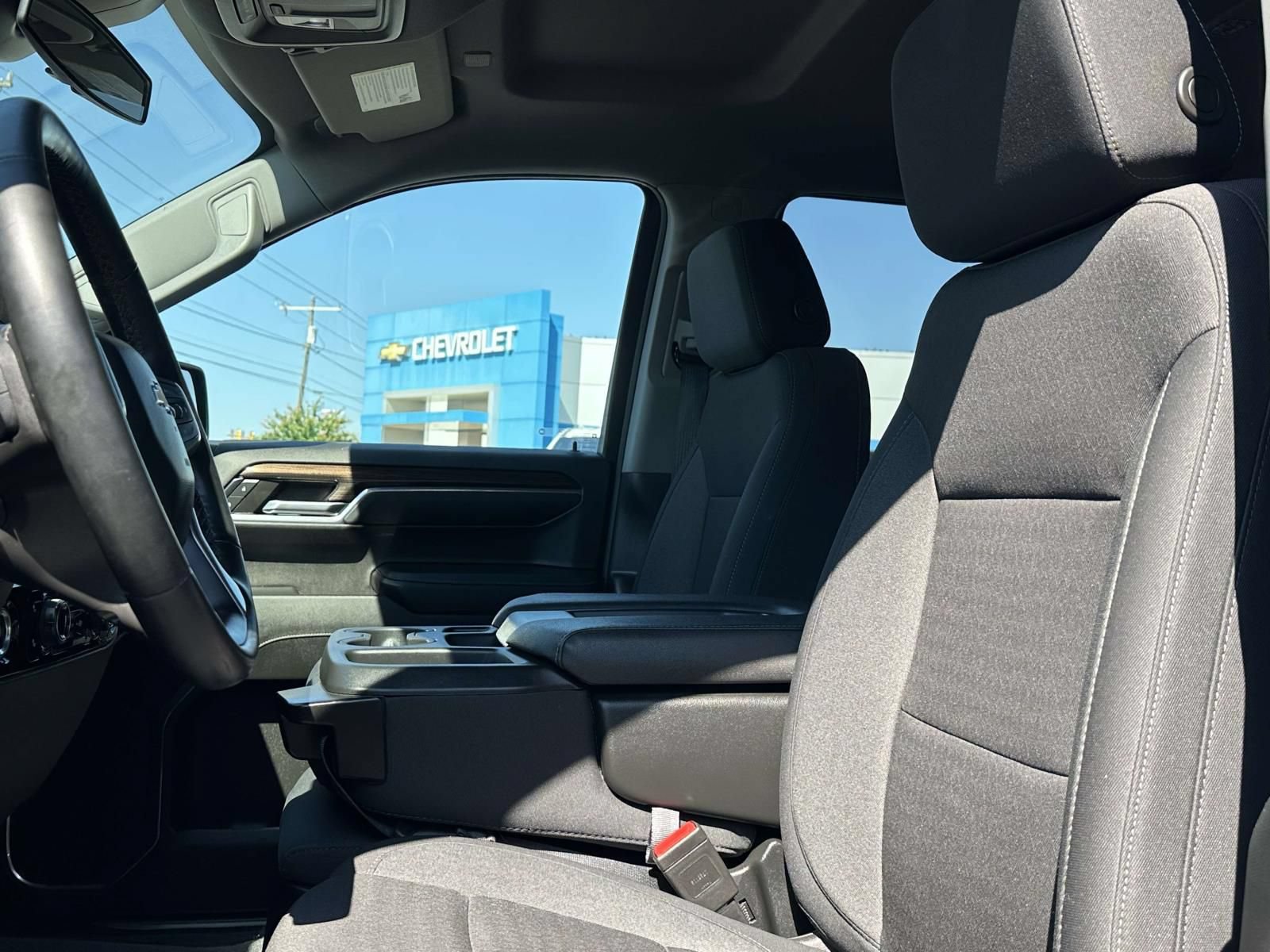 Used 2024 Chevrolet Silverado 1500 LT AWD/4WD image 23