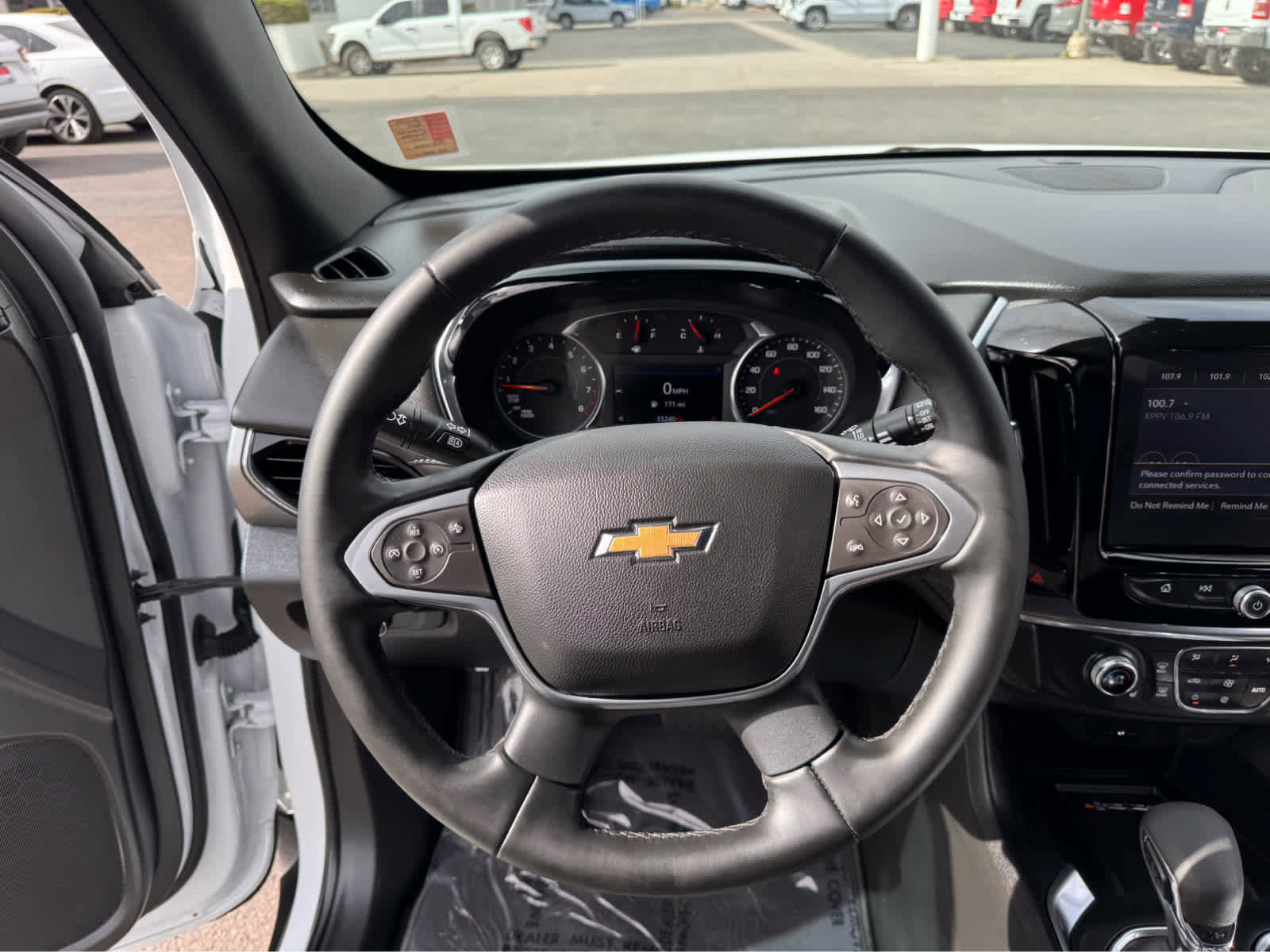 Used 2023 Chevrolet Traverse LT image 17