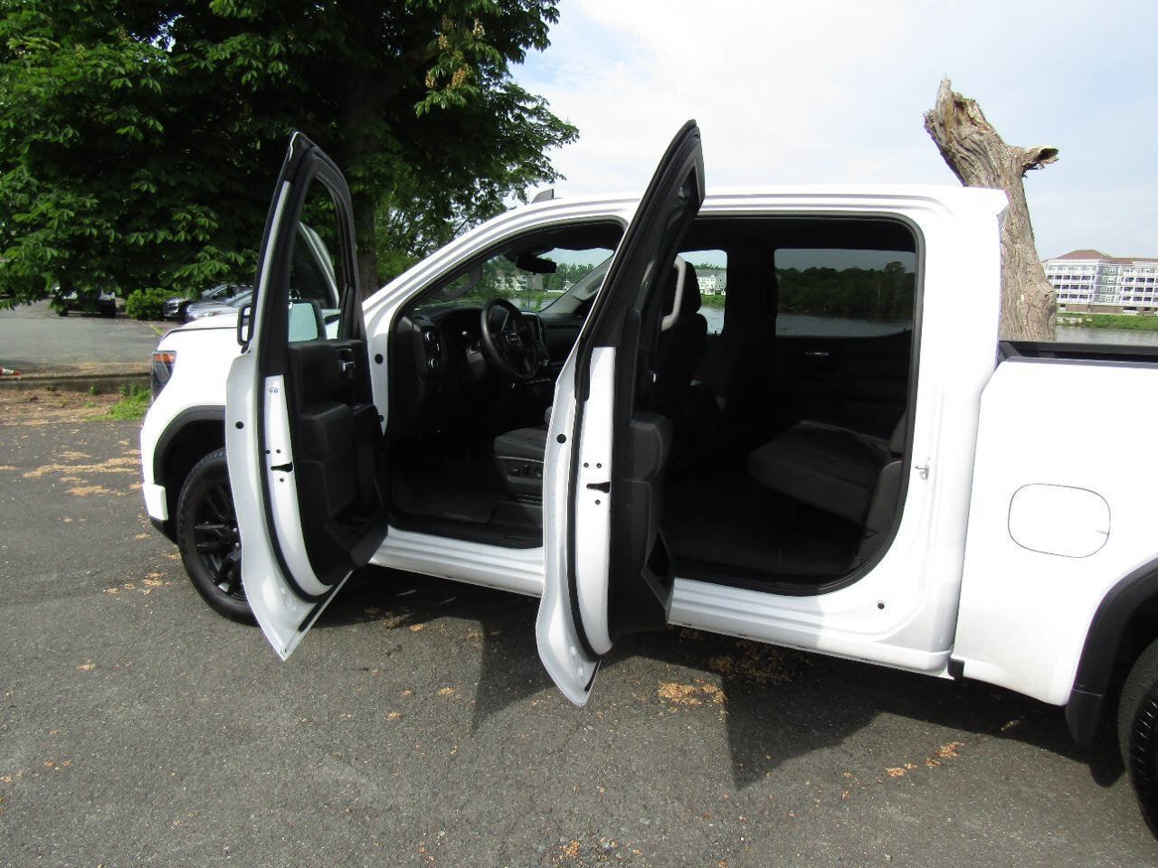 Used 2024 GMC Sierra 1500 Pro w/ Graphite Edition AWD/4WD image 22