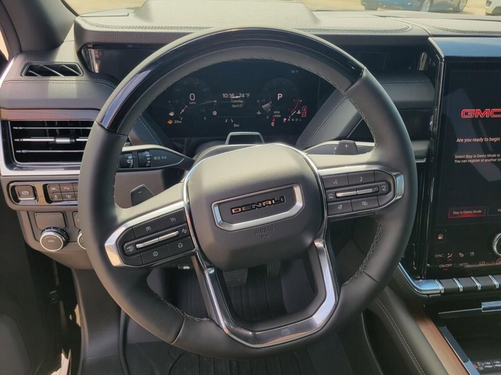 New 2026 GMC Yukon Denali w/ Denali Reserve Package RWD image 13