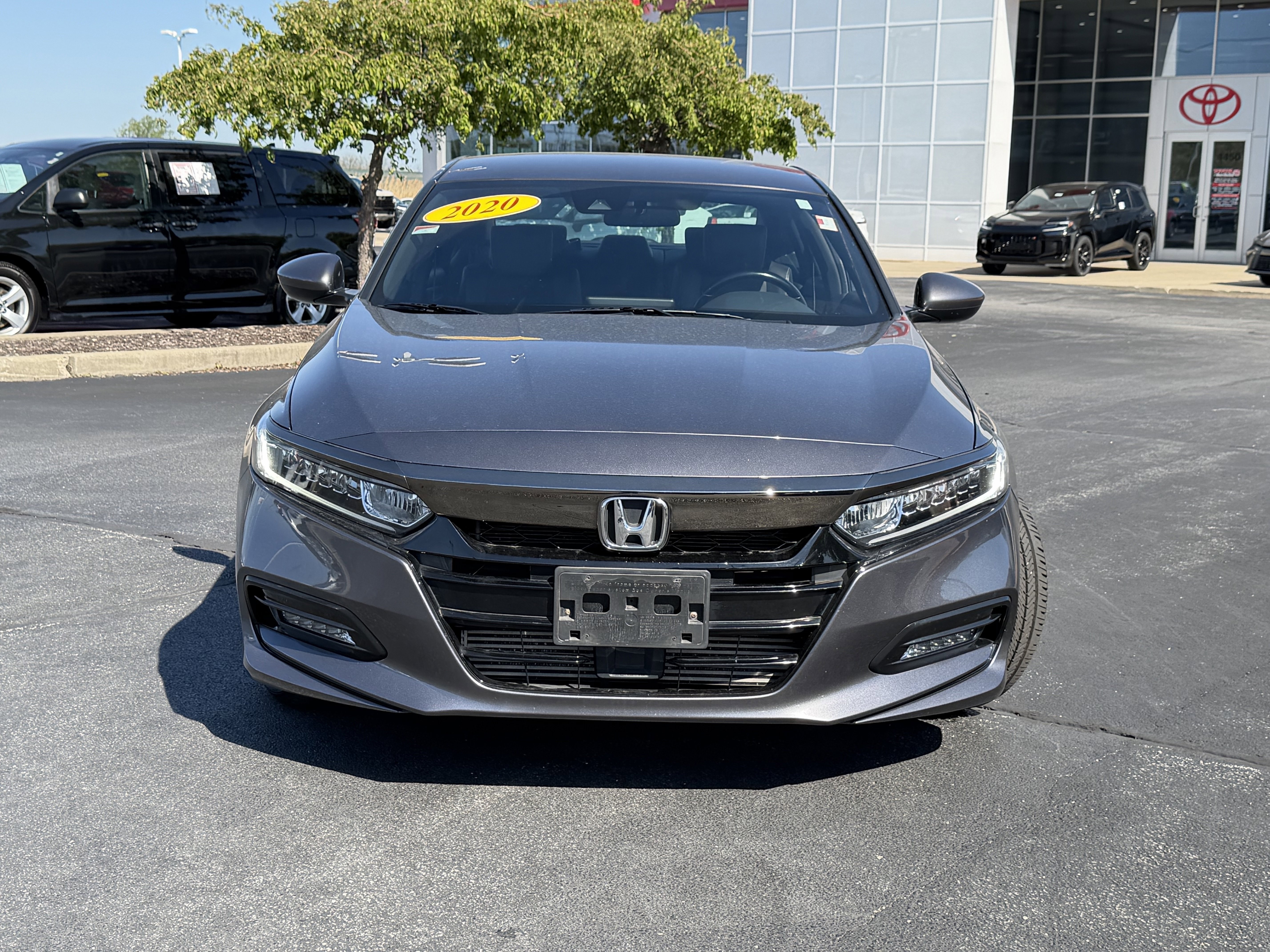 Used 2020 Honda Accord Sport image 2