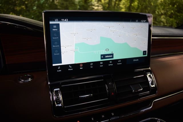 Used 2024 Lincoln Navigator L Reserve AWD/4WD image 9