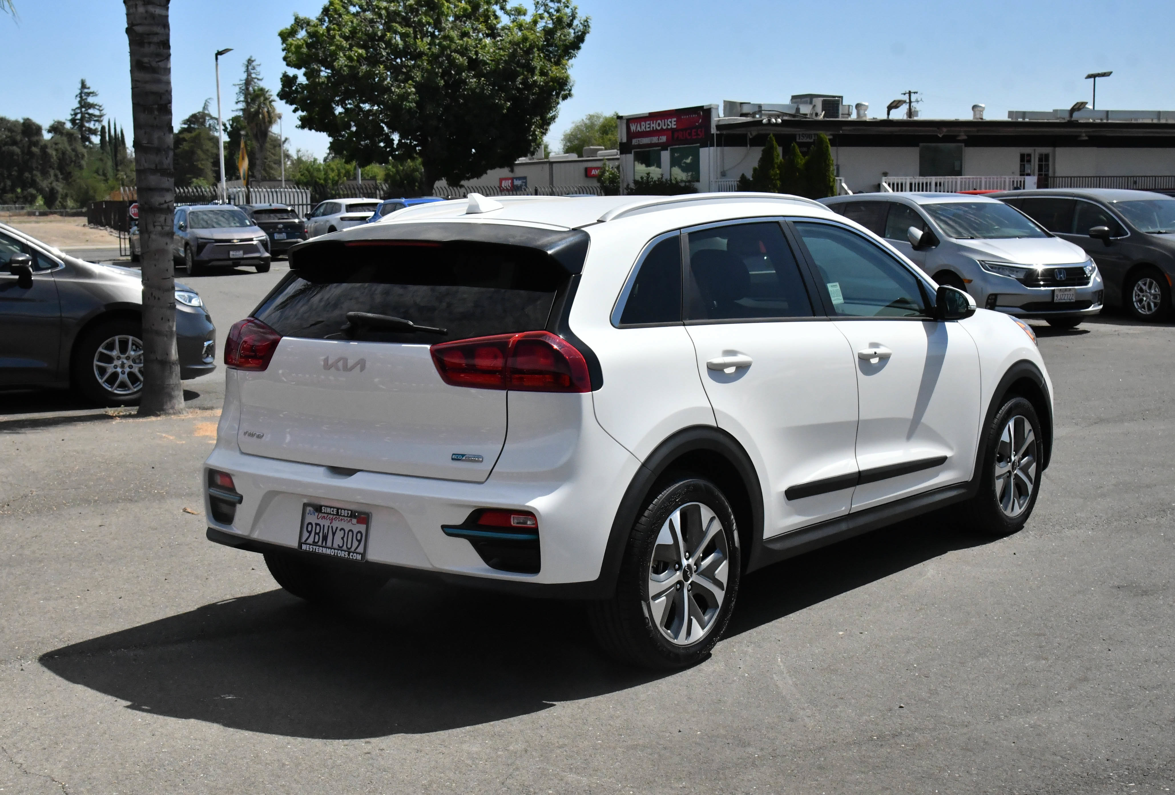 Used 2022 Kia Niro EX FWD image 8