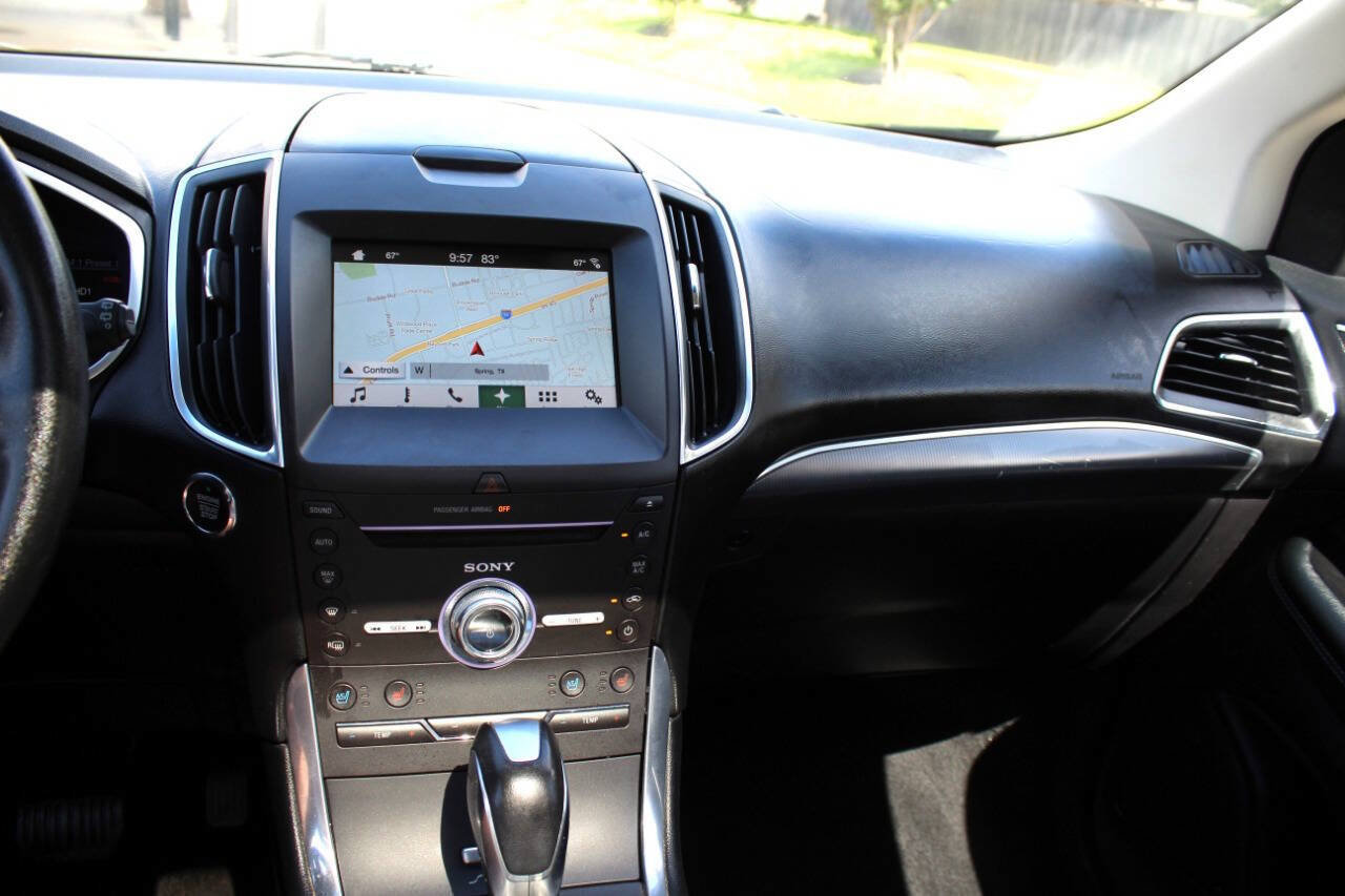 Used 2017 Ford Edge Titanium w/ Equipment Group 301A FWD image 9