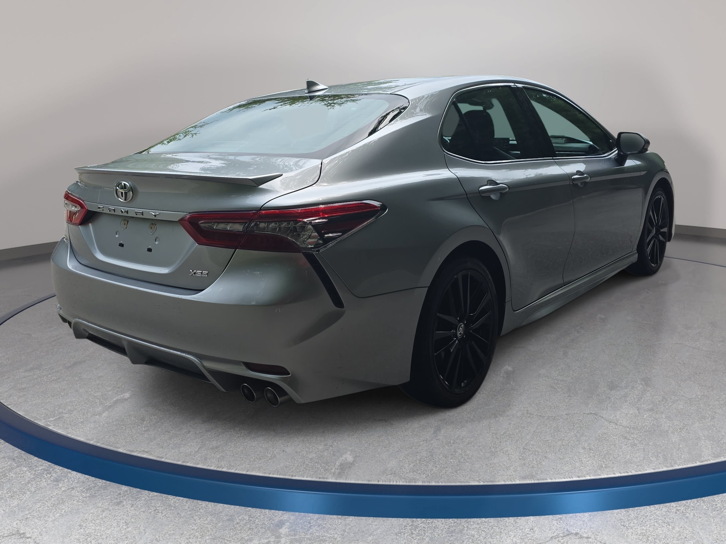 Used 2023 Toyota Camry XSE FWD image 5