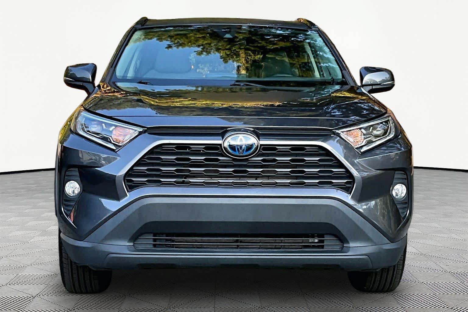 Certified 2021 Toyota RAV4 XLE w/ Convenience Package AWD/4WD image 4