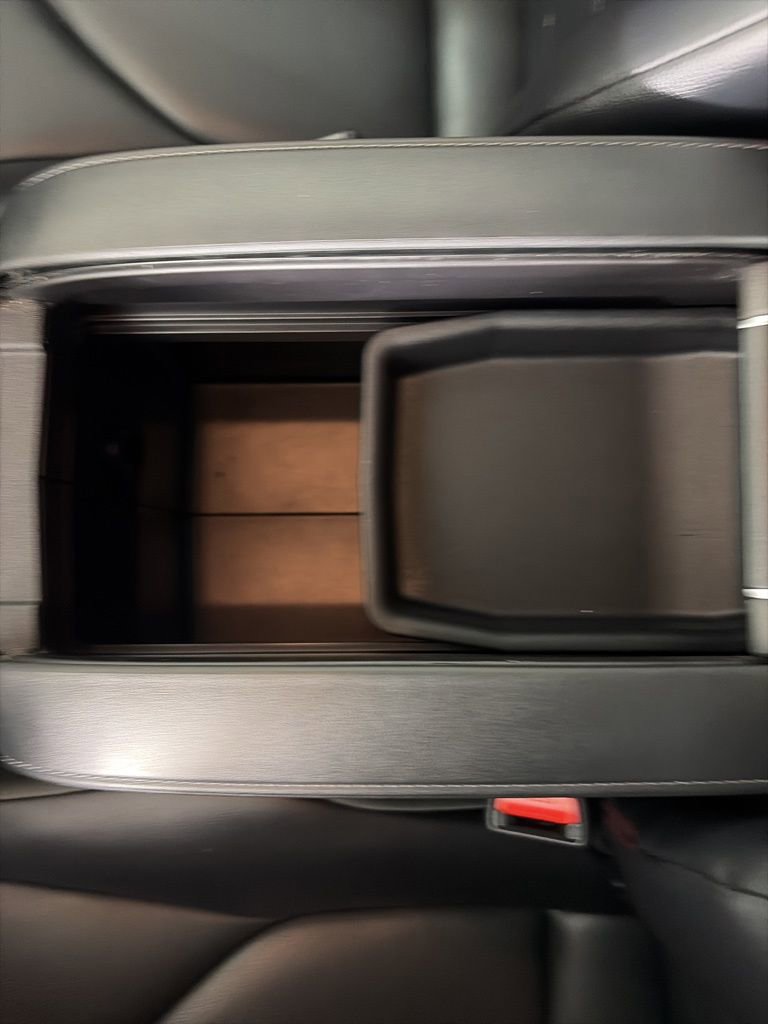 Used 2023 Toyota Highlander XLE image 10