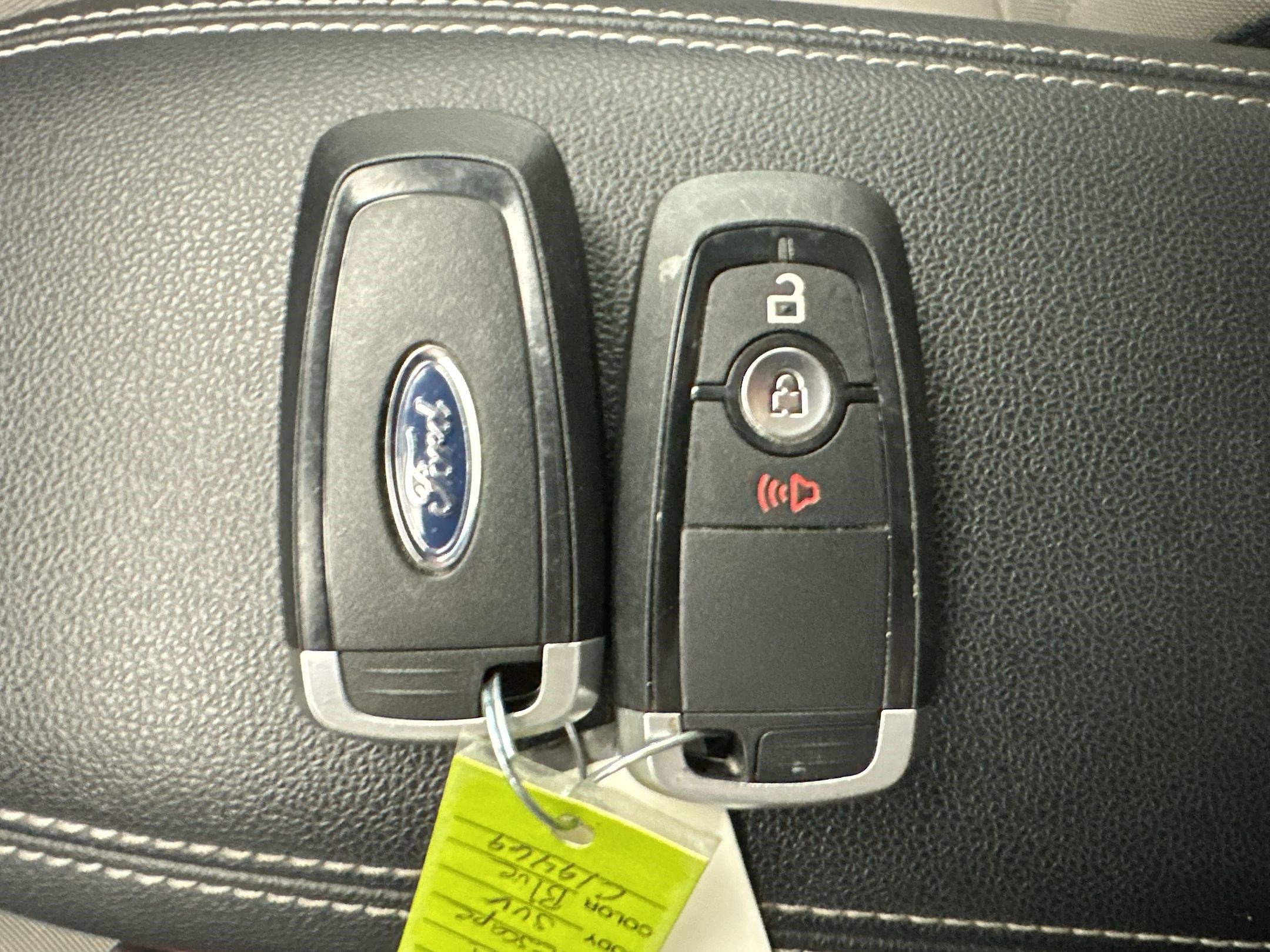 Used 2020 Ford Escape SE image 30