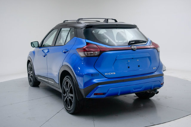 Used 2023 Nissan Kicks SR w/ SR Premium Package FWD image 3