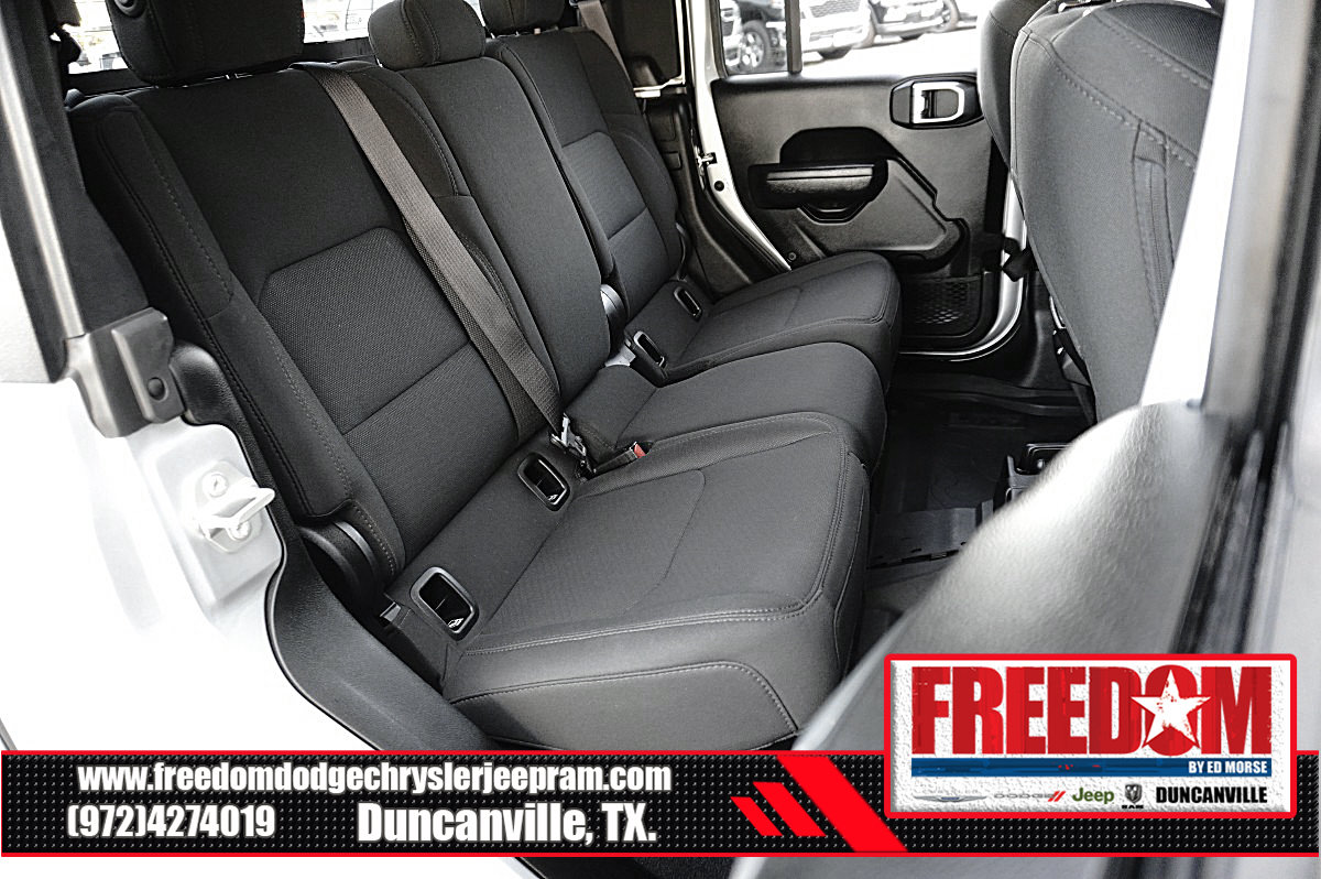Used 2023 Jeep Gladiator Sport AWD/4WD image 15