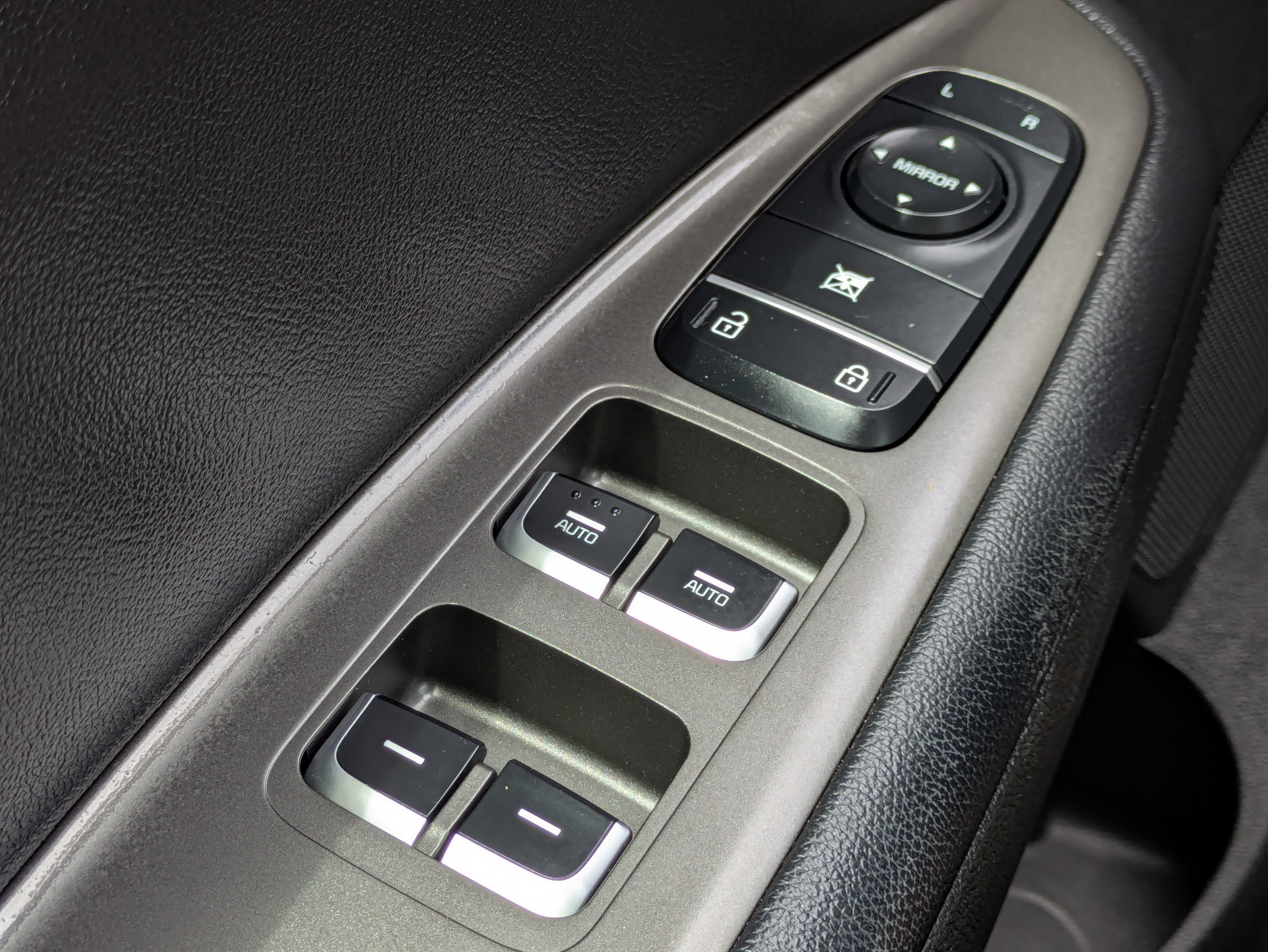 Used 2020 Kia Optima SE FWD image 26