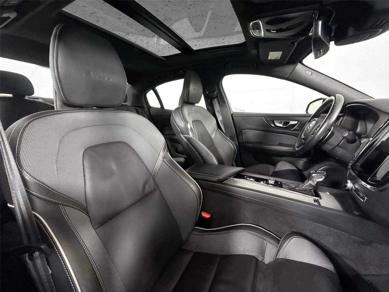 Used 2019 Volvo S60 T5 R-Design image 44