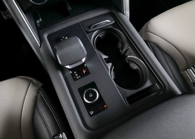 New 2026 Land Rover Discovery Dynamic SE AWD/4WD image 13