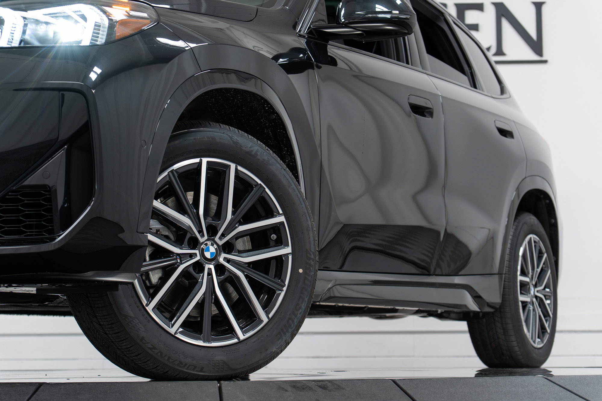 New 2026 BMW X1 xDrive28i w/ M Sport Package AWD/4WD image 27