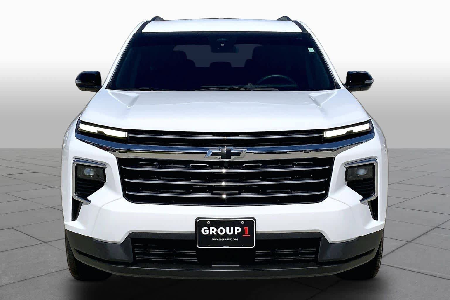 Used 2025 Chevrolet Traverse LT w/ LPO, Floor Liner Package FWD image 4