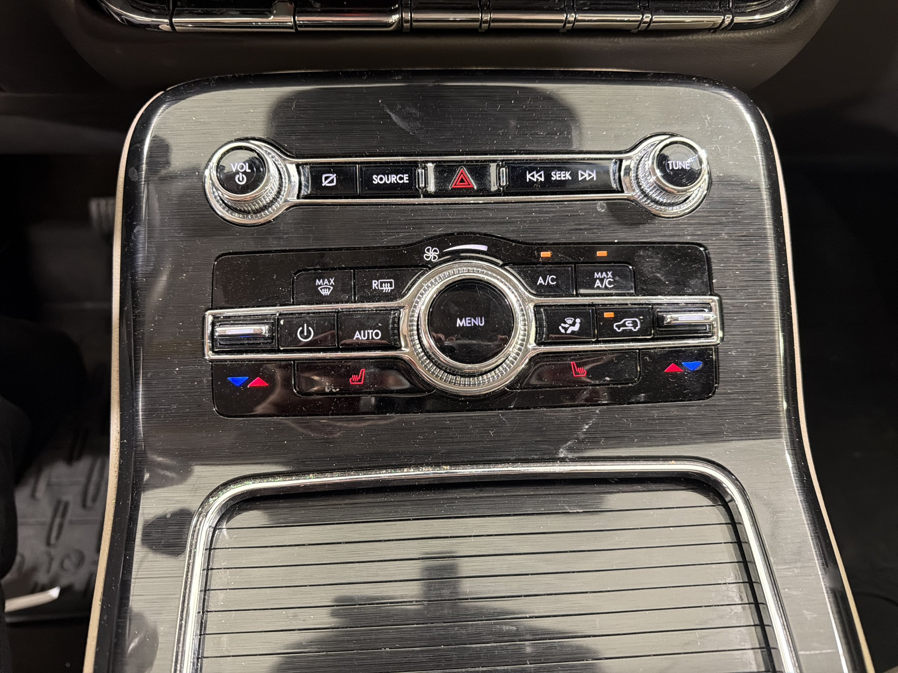 Used 2023 Lincoln Nautilus AWD w/ Premium Package image 17