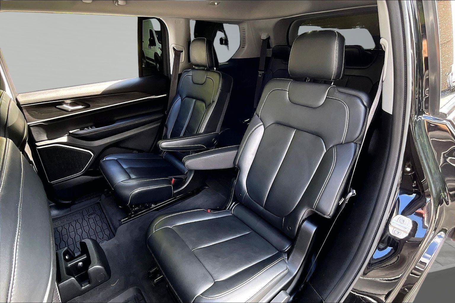 Used 2021 Jeep Grand Cherokee L Limited AWD/4WD image 26