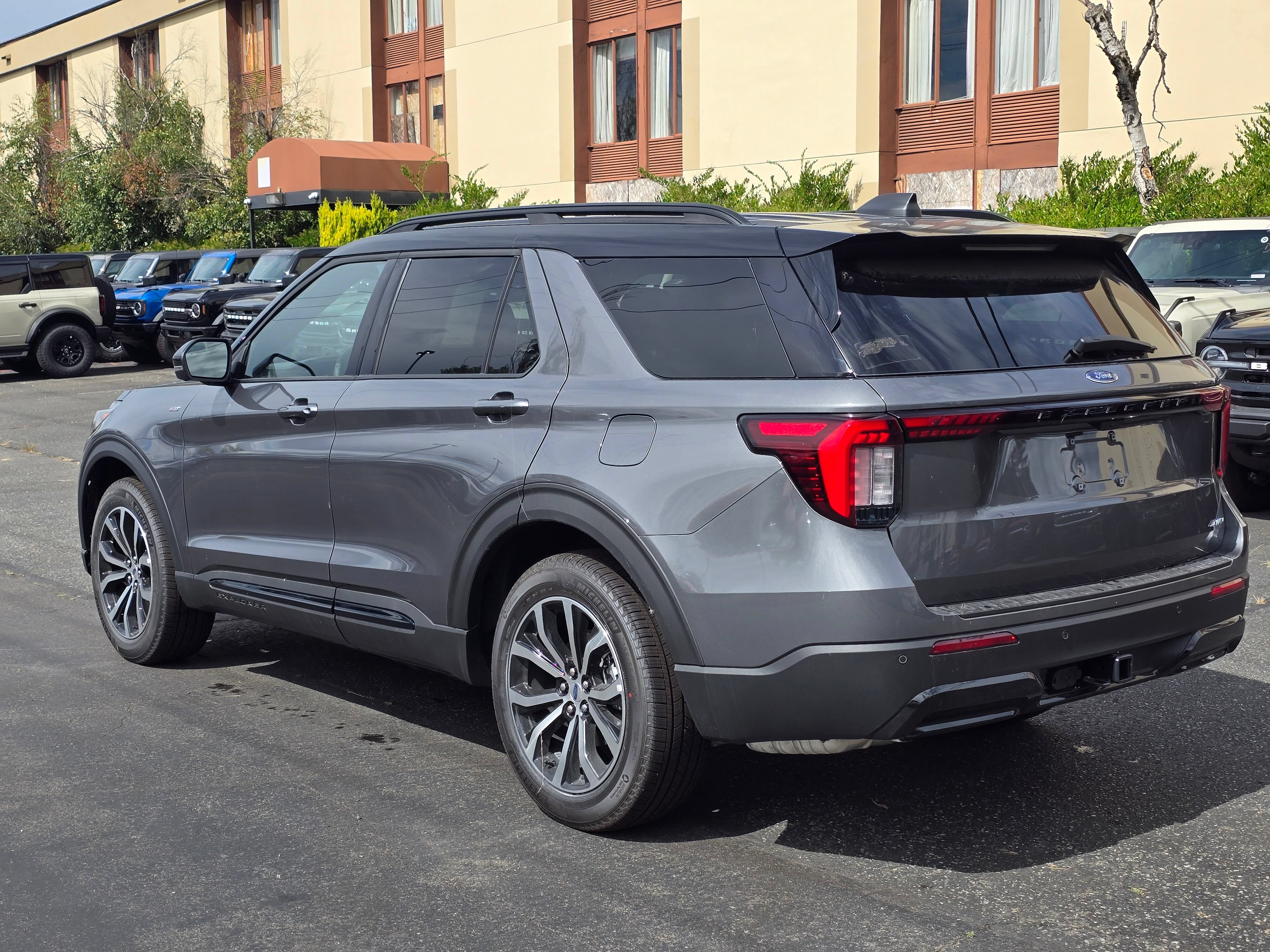 New 2026 Ford Explorer ST-Line AWD/4WD image 7