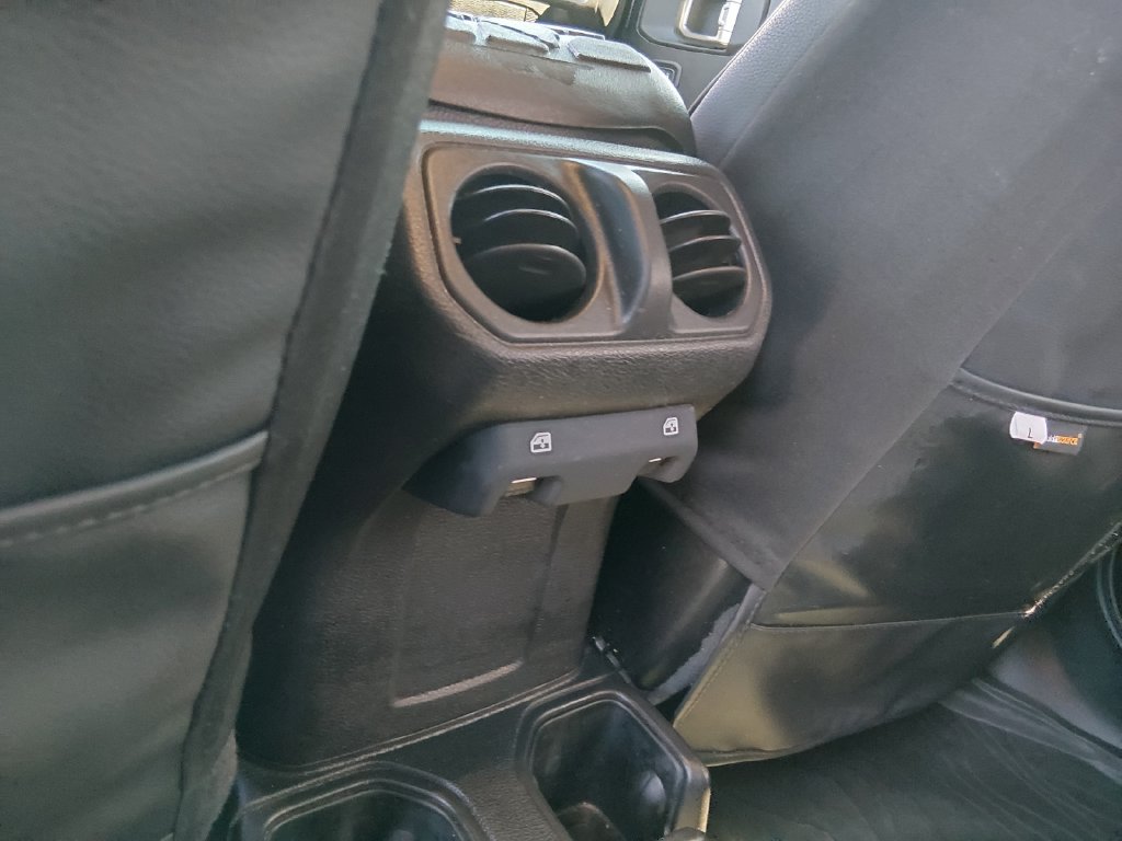 Used 2021 Jeep Wrangler Unlimited Sport AWD/4WD image 13