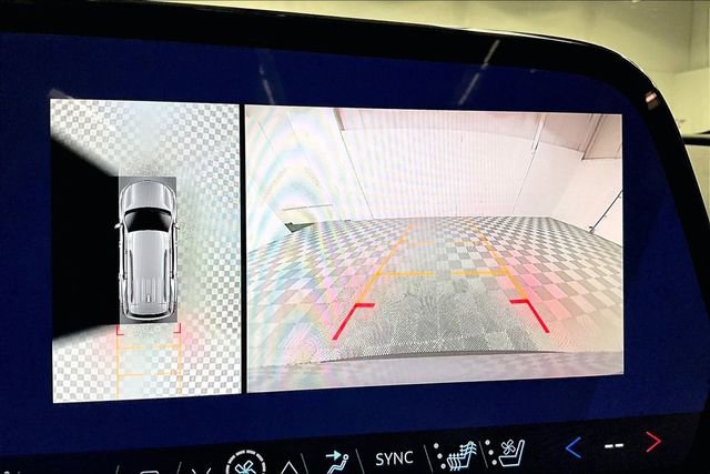 Used 2026 Chevrolet Traverse RS image 30