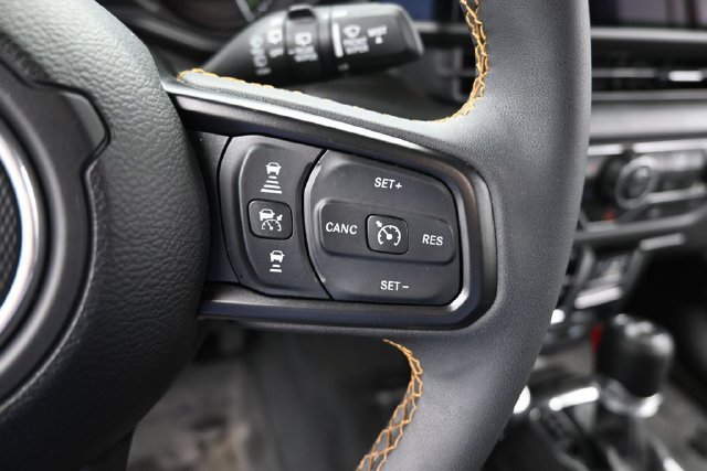Used 2024 Jeep Wrangler Unlimited AWD/4WD image 31