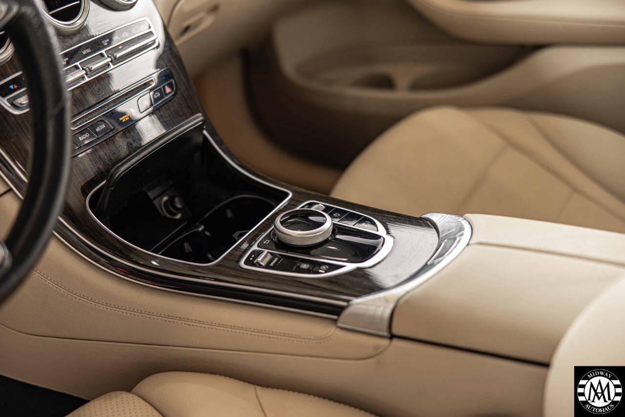 Used 2018 Mercedes-Benz GLC 300 4MATIC w/ Premium Package image 32
