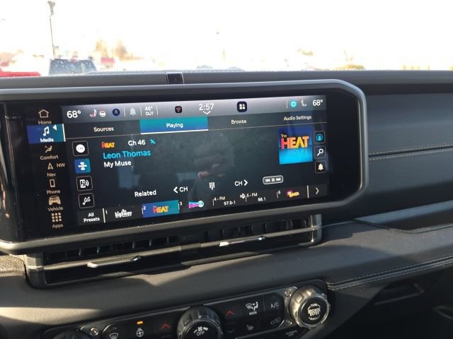 Used 2024 Jeep Wrangler Sahara w/ Technology Group image 21