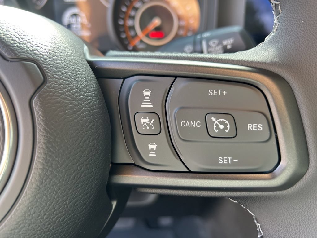 New 2026 Jeep Gladiator Sport AWD/4WD image 13