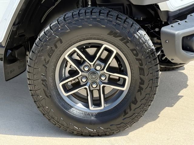 Used 2025 Jeep Gladiator Mojave image 2