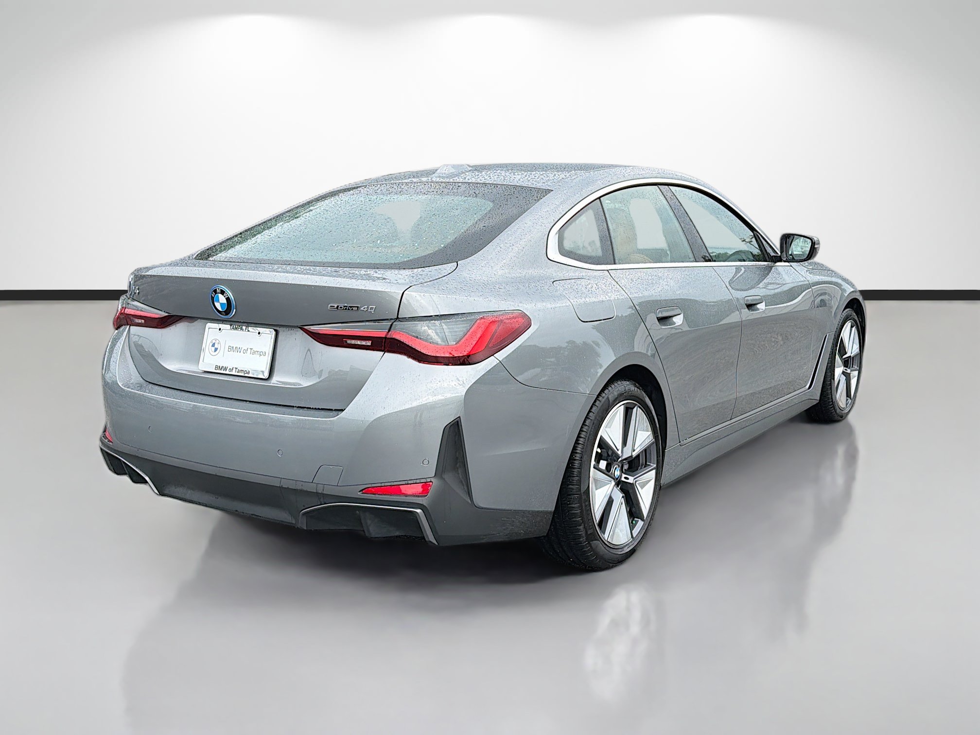 Used 2025 BMW i4 eDrive40 RWD image 3