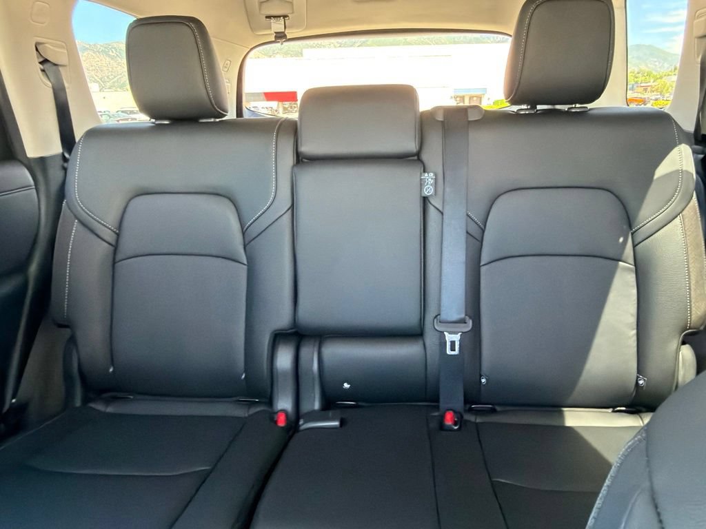 Used 2025 Nissan Pathfinder SL w/ Lighting Package (N92) AWD/4WD image 30