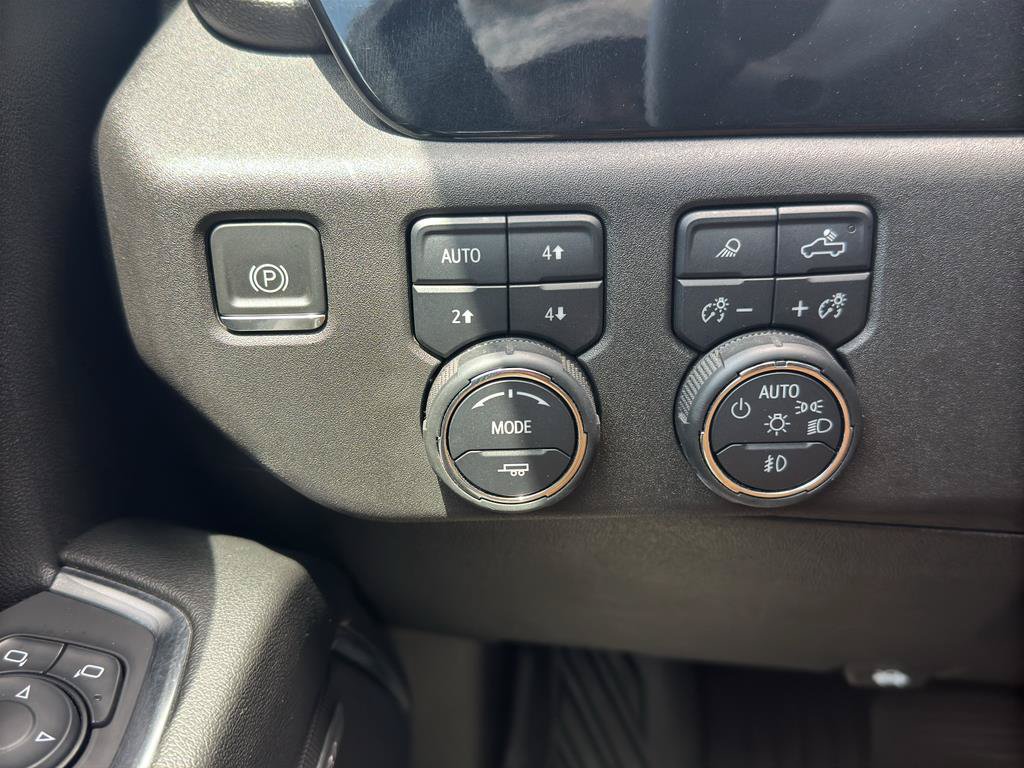Certified 2024 Chevrolet Silverado 1500 RST w/ Convenience Package II AWD/4WD image 18
