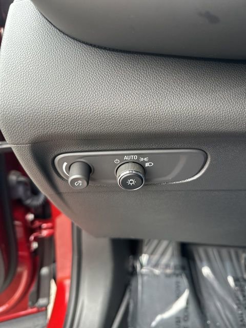 Used 2023 Buick Envision Preferred image 34