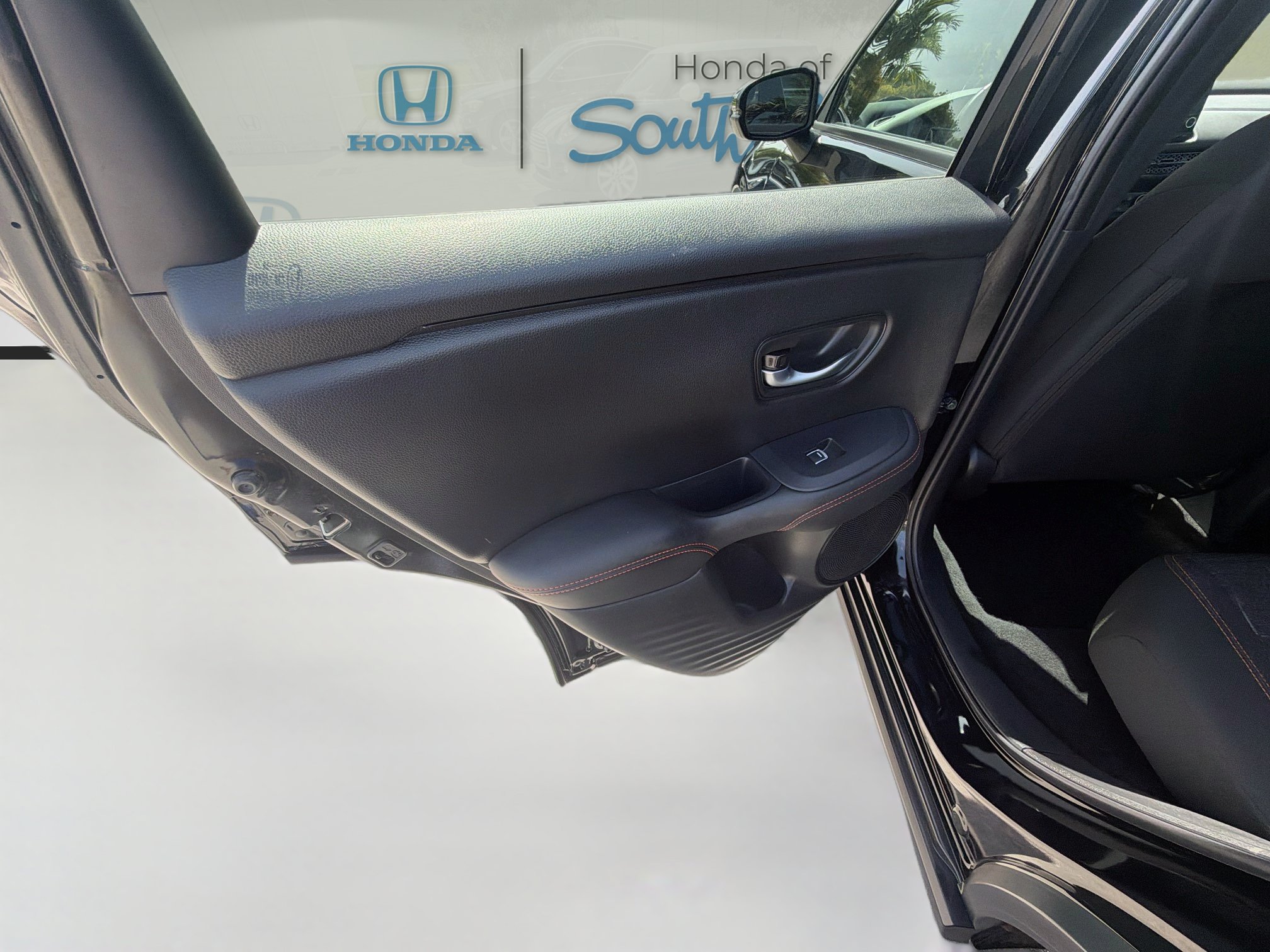 Used 2025 Honda HR-V Sport image 31