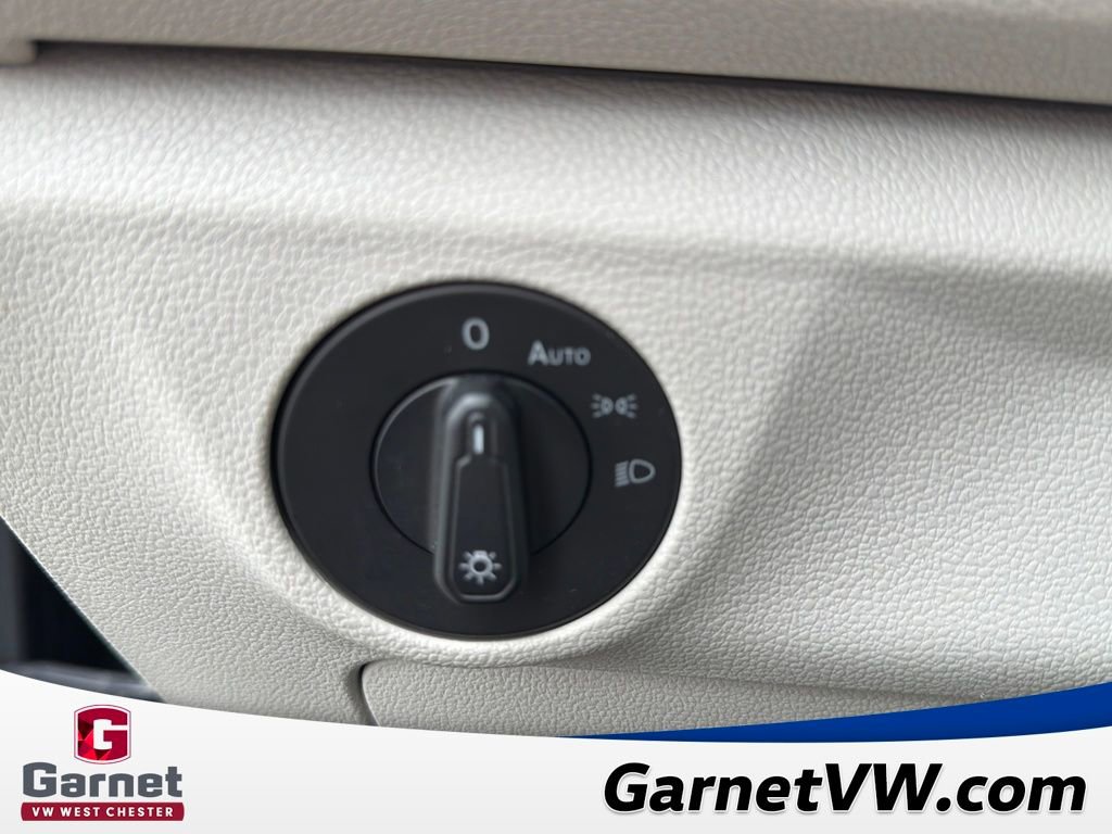 Used 2020 Volkswagen Jetta SE w/ SE Cold Weather Package image 34