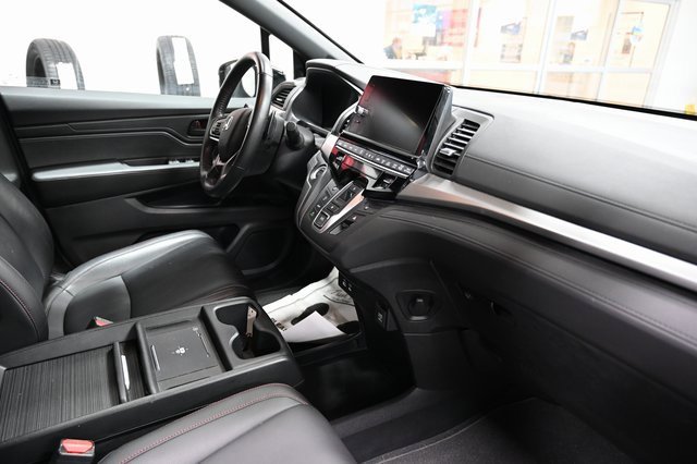 Used 2025 Honda Odyssey Sport-L image 15