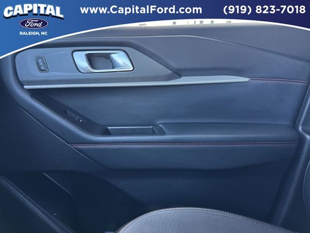 Certified 2025 Ford Explorer ST-Line w/ ST-Line Street Pack image 27