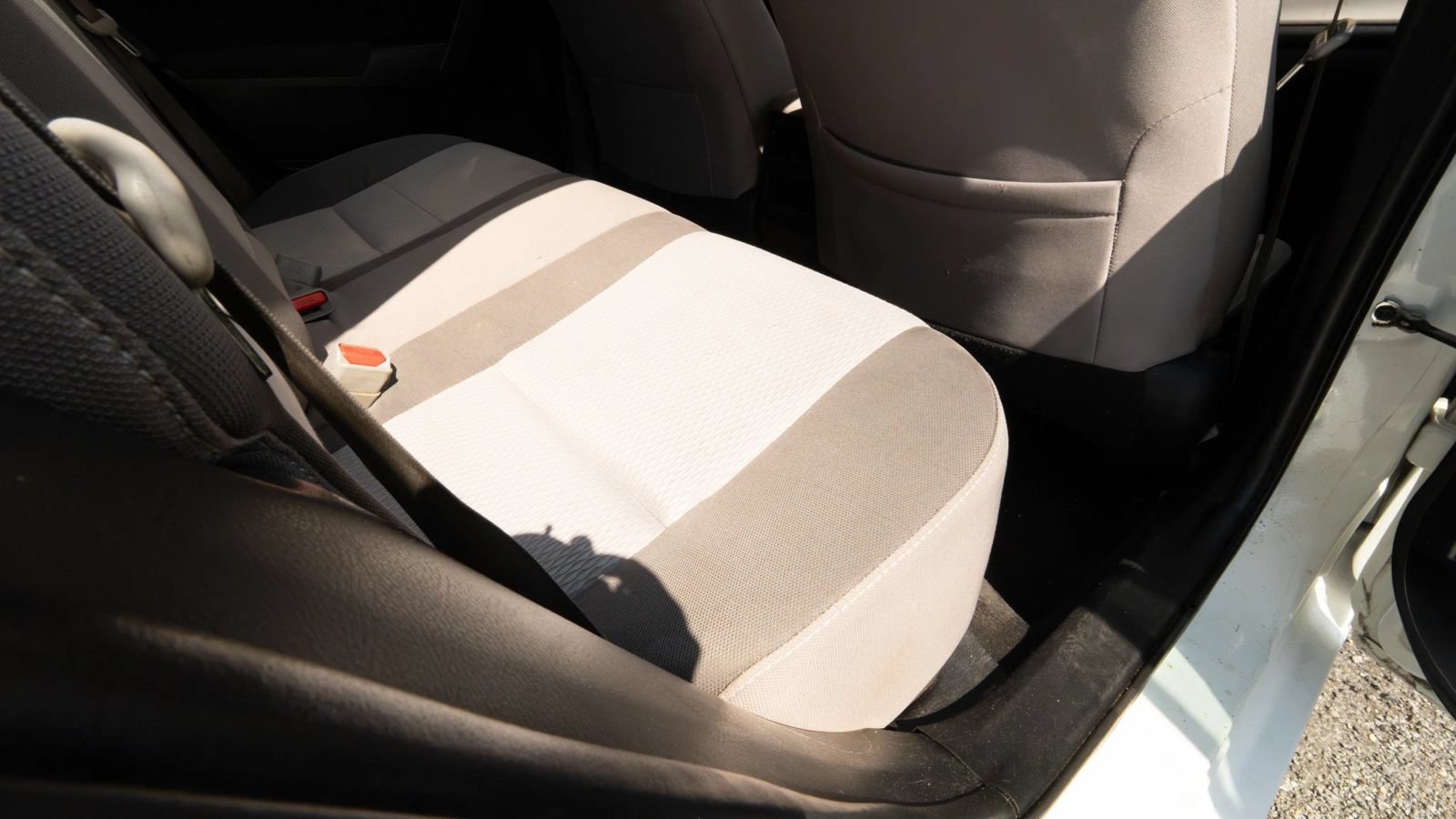 Used 2019 Toyota Corolla LE FWD image 17