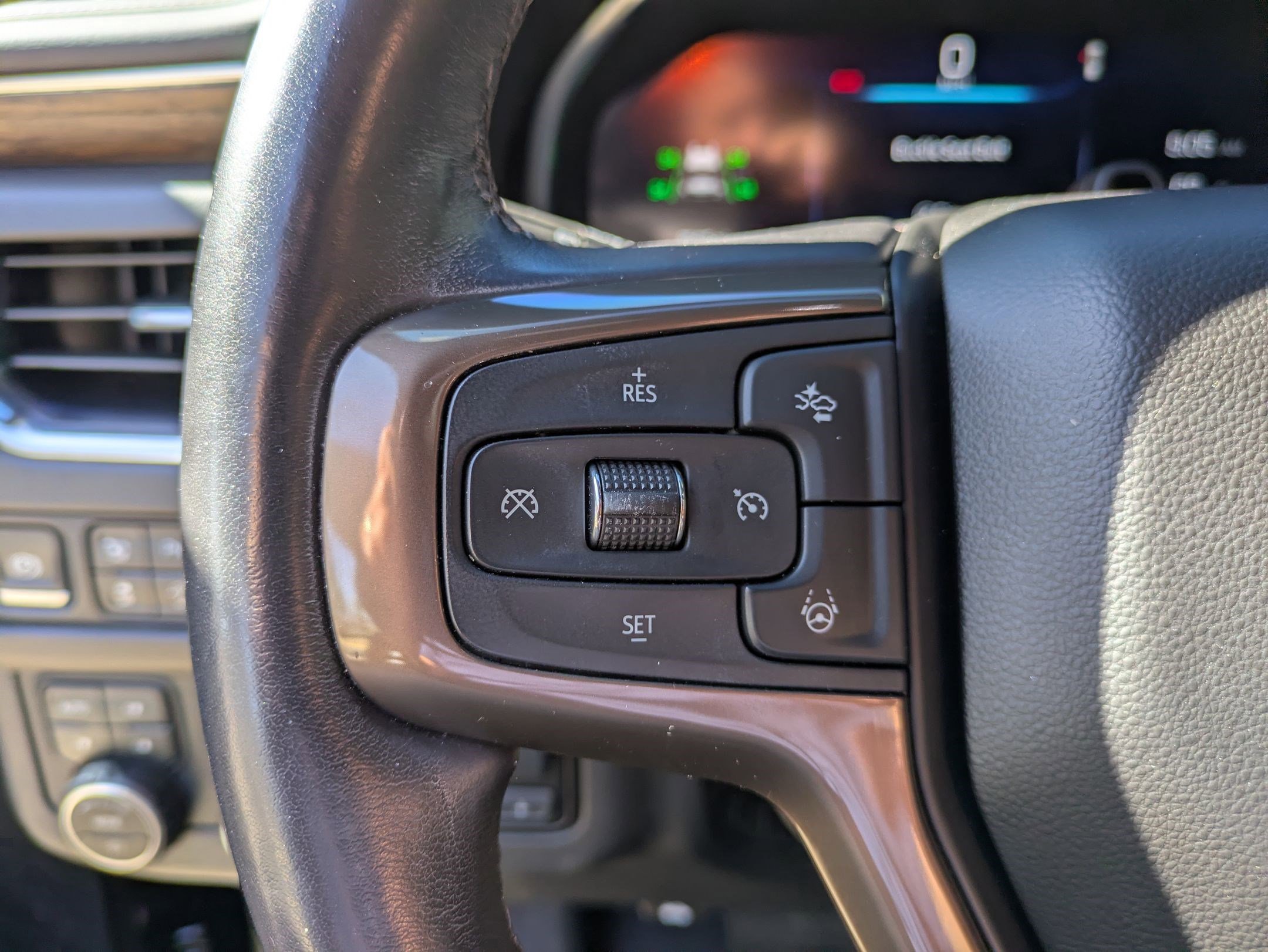 Used 2024 Chevrolet Tahoe High Country w/ Advanced Technology Package AWD/4WD image 16